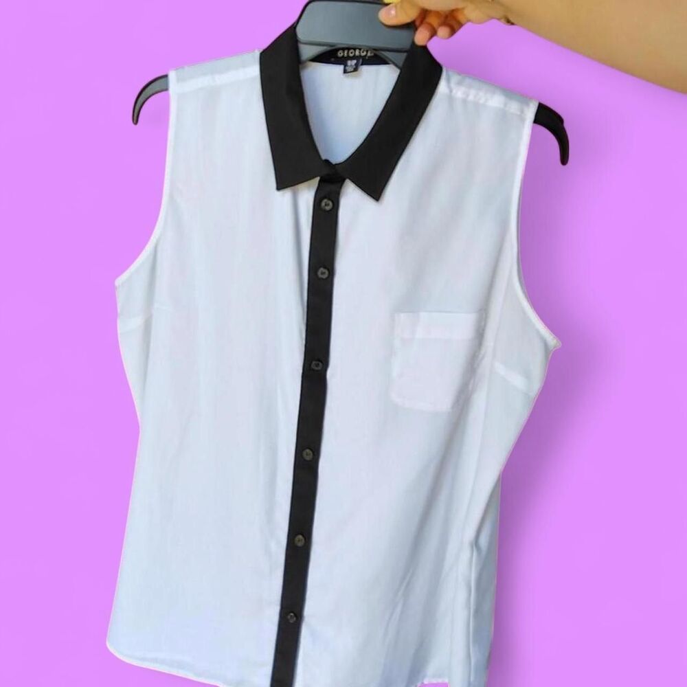 GEORGE Black & white sleeveless button-down blouse shirt w/ black collar